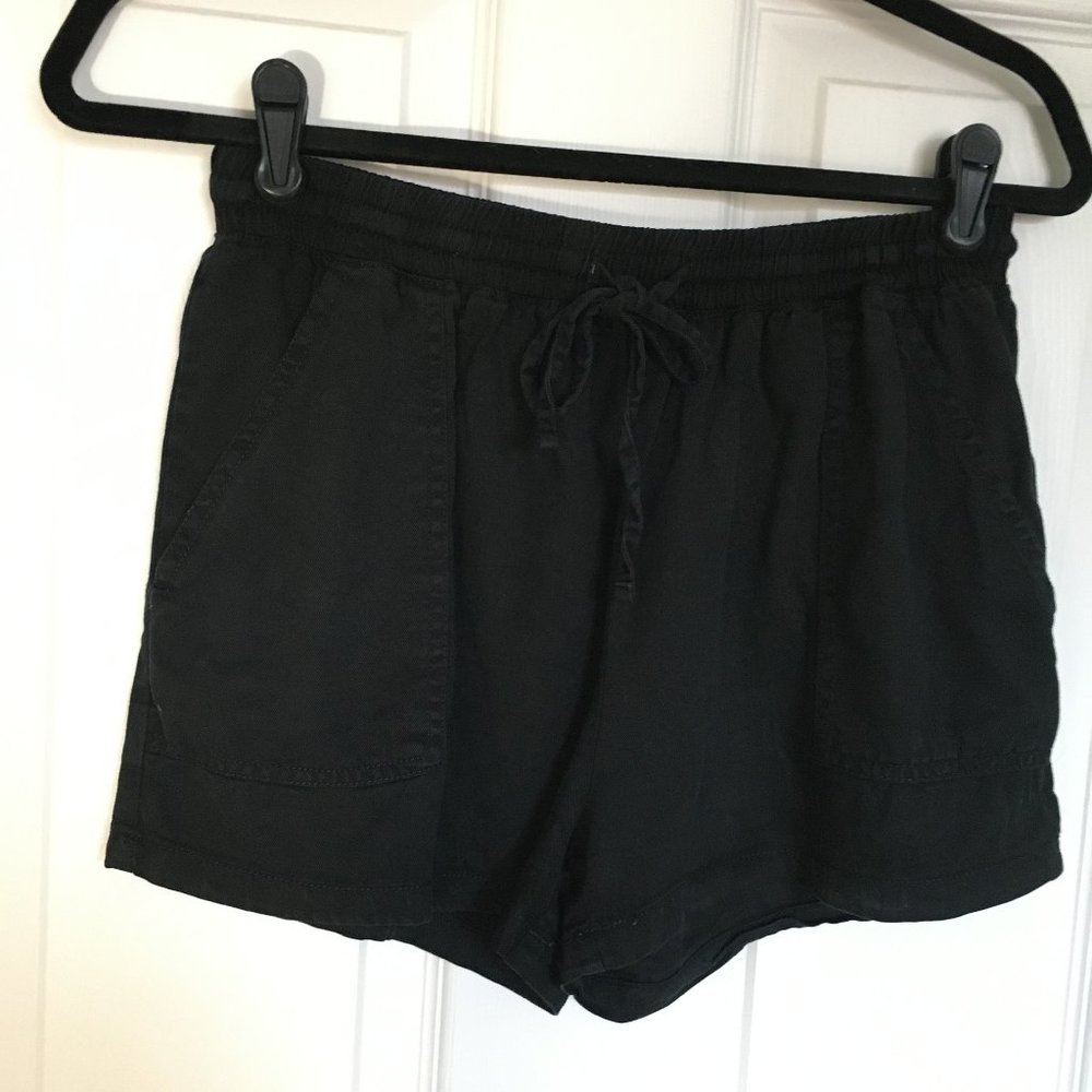 Cotton on faded black shorts